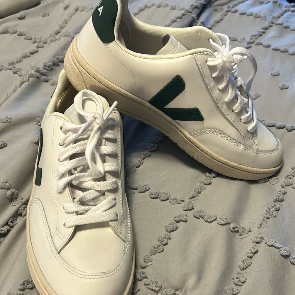Veja sneakers size 7